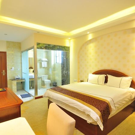 Bai Nian Sheng Shi Hotel Kunming Esterno foto