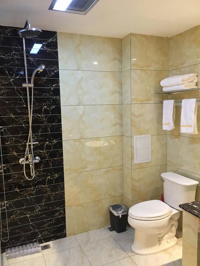 Bai Nian Sheng Shi Hotel Kunming Esterno foto