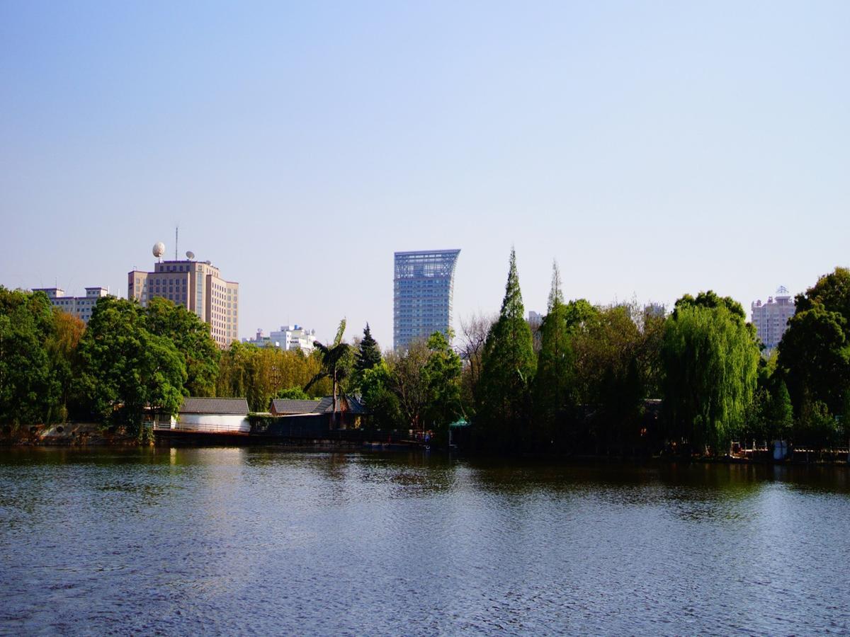 Bai Nian Sheng Shi Hotel Kunming Esterno foto