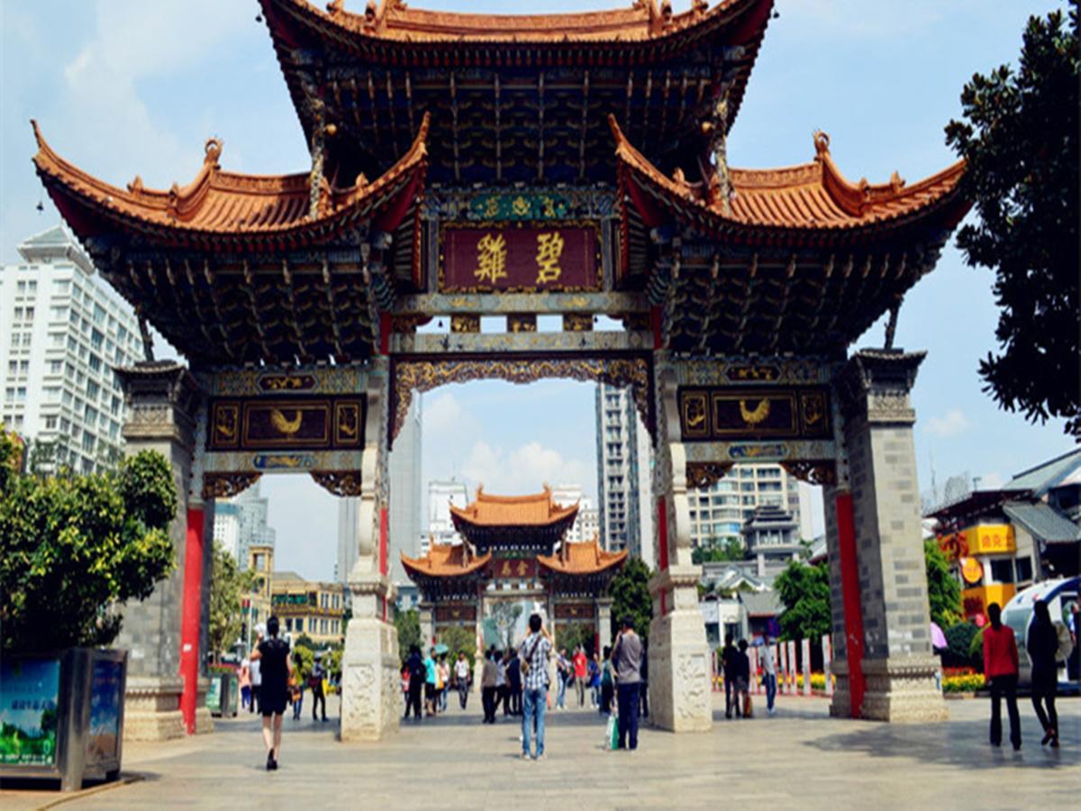 Bai Nian Sheng Shi Hotel Kunming Esterno foto