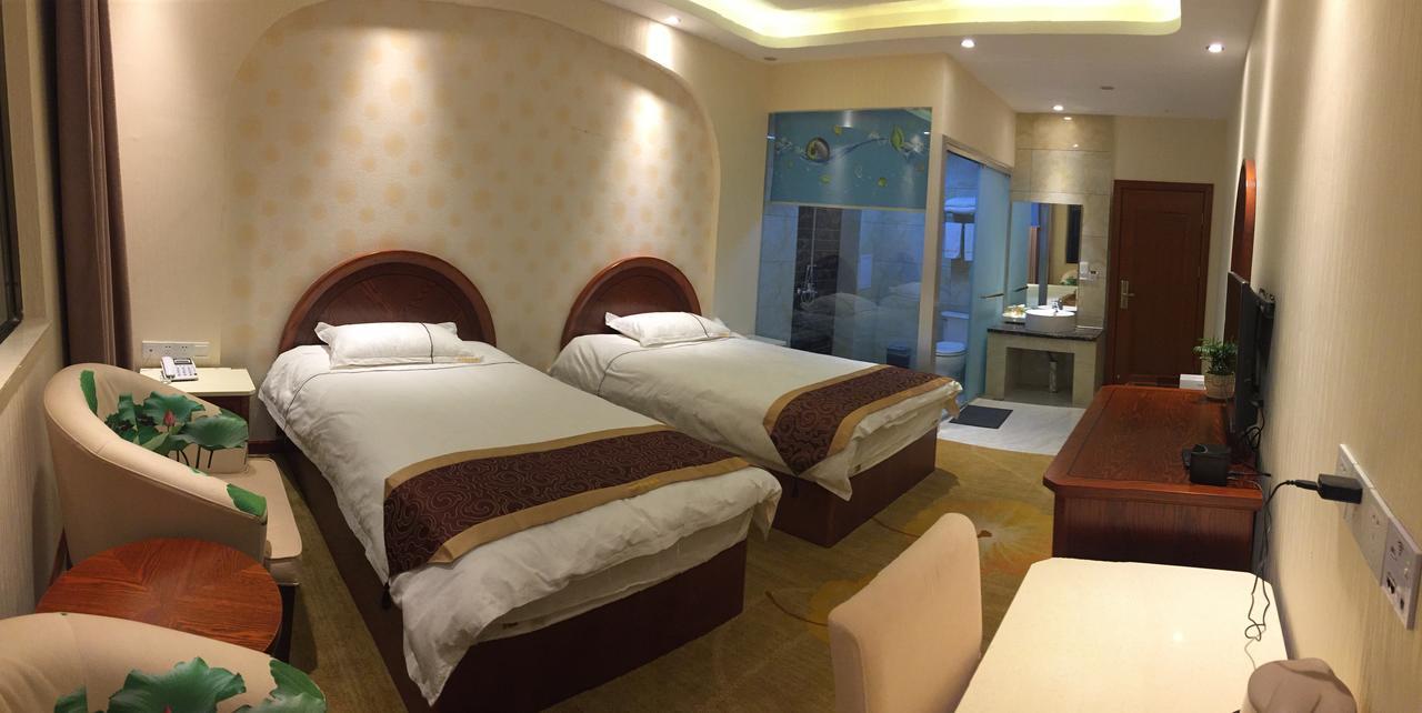 Bai Nian Sheng Shi Hotel Kunming Esterno foto